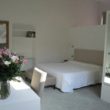 Accademia Hotel 4*