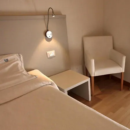 Accademia Otel 4*